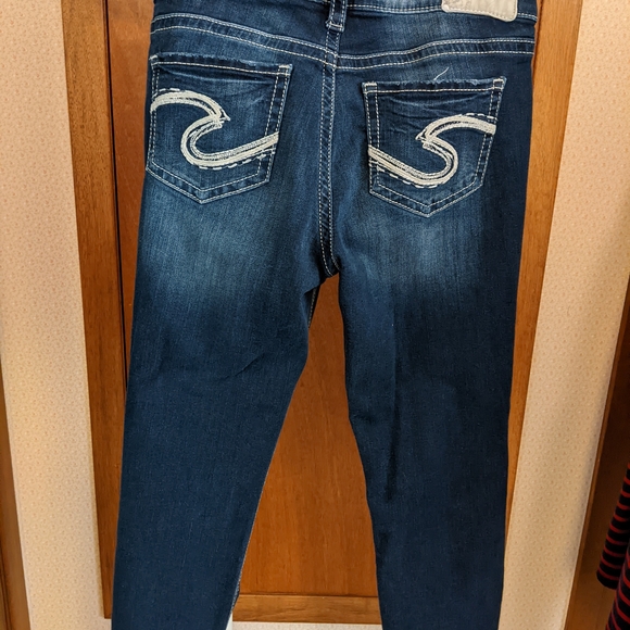 Silver Jeans Denim - Silver Jeans Dark Blue Skinny Jeans with Contrast Back Pocket Stitching
